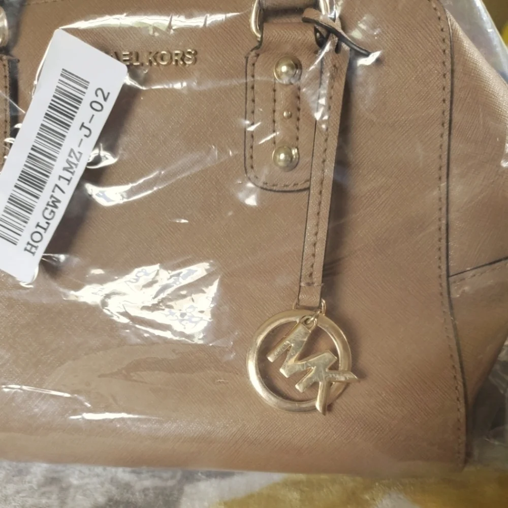Michael Kors Tan Saffiano Leather Jet Set Handbag